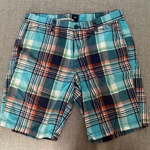 Like new gap plaid shorts